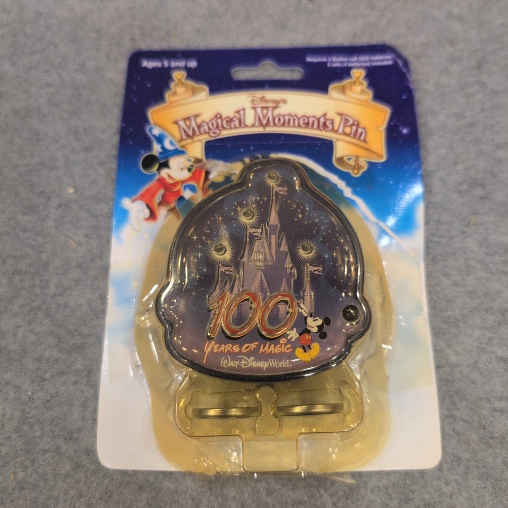 Disney 100 Years of Magic Magical Moments Light Up Pin Mickey Mouse Castle NA308 - Picture 1 of 3